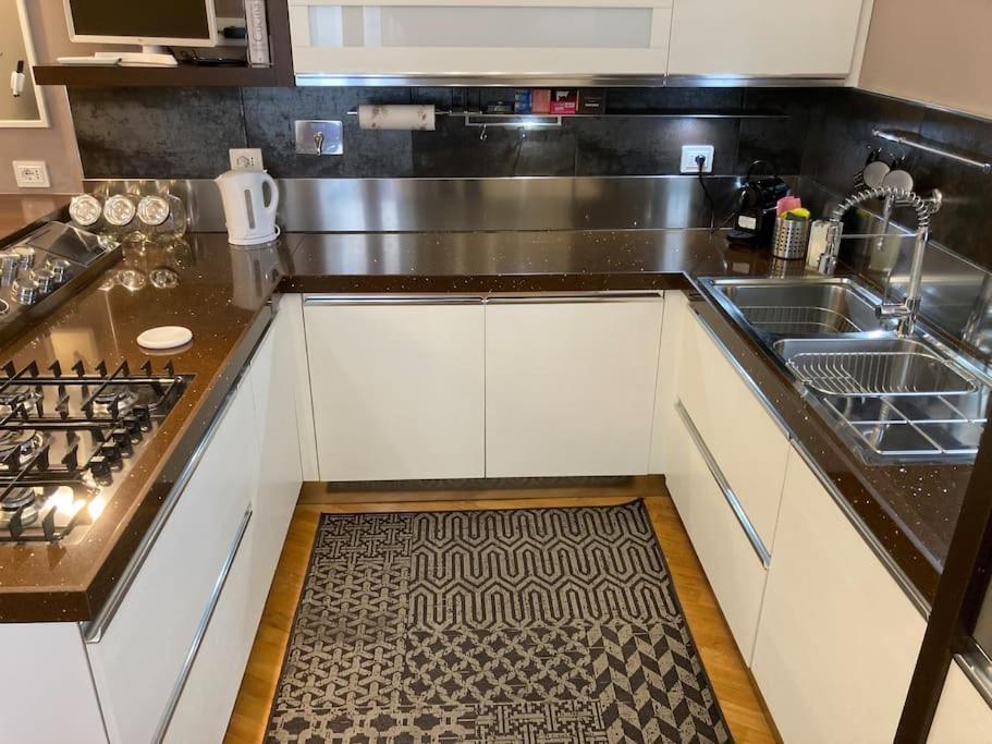 גרוסטו Thesan Lodge, Chic & Modern Design Apartment מראה חיצוני תמונה