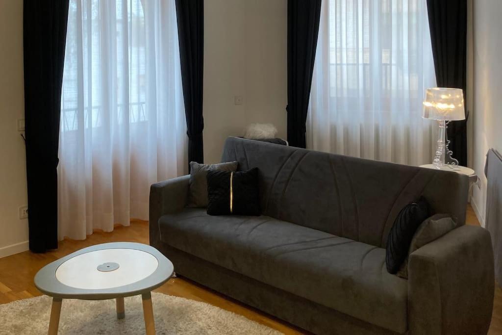 גרוסטו Thesan Lodge, Chic & Modern Design Apartment מראה חיצוני תמונה